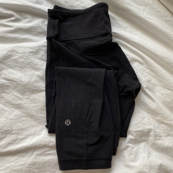 lululemon athletica Pants - Lululemon Wunder Under Crop Legging